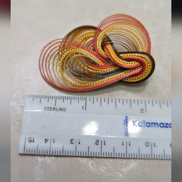 Elegant Multicolor Swirl Brooch - Picture 12 of 16